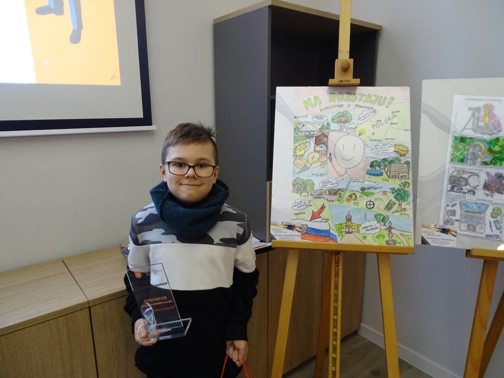 Rozdanie nagród w konkursie Junior Przedsiębiorczości Laureat Maksymilian Dranka i jego praca konkursowa