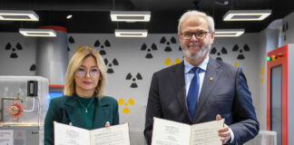 dr Agnieszka Woźniak i Ryszard Pabian po podpisaniu porozumienia