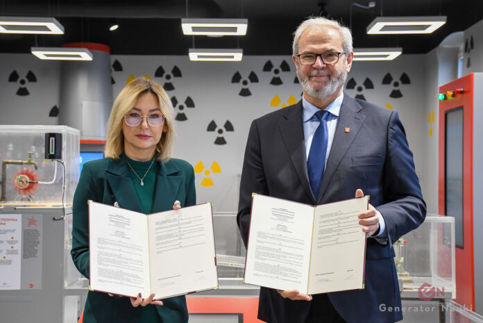 dr Agnieszka Woźniak i Ryszard Pabian po podpisaniu porozumienia